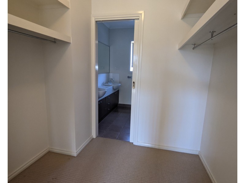 11 Elysee Avenue, South Morang VIC 3752
