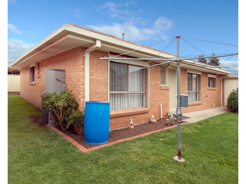 108A Woolnough Drive, Mill Park VIC 3082