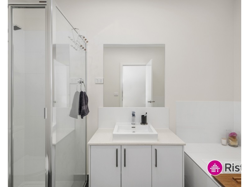 1/90 Saltlake Boulevard, Wollert VIC 3750