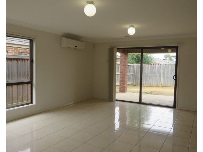 17 Markbeech Crescent, Officer VIC 3809