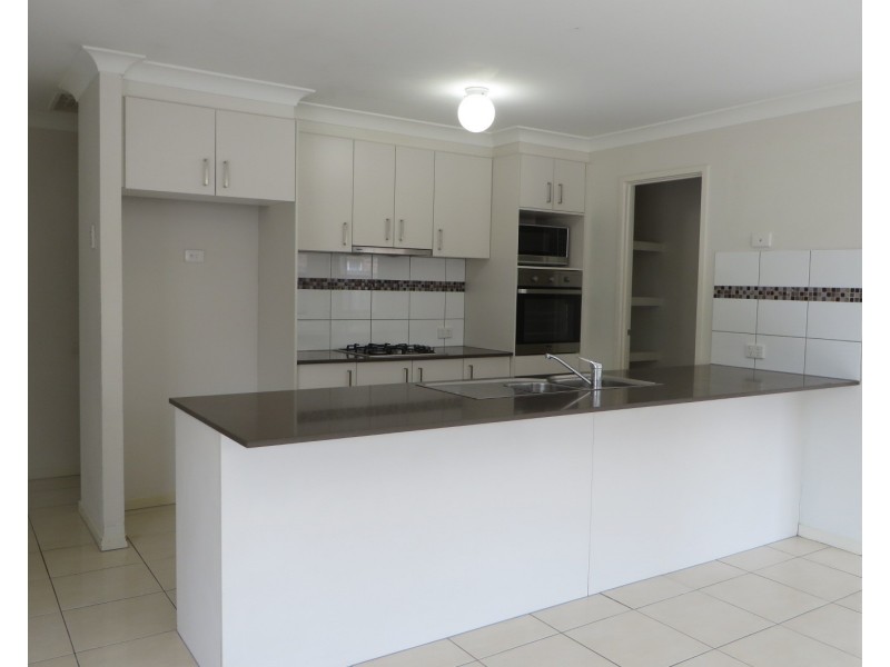 17 Markbeech Crescent, Officer VIC 3809