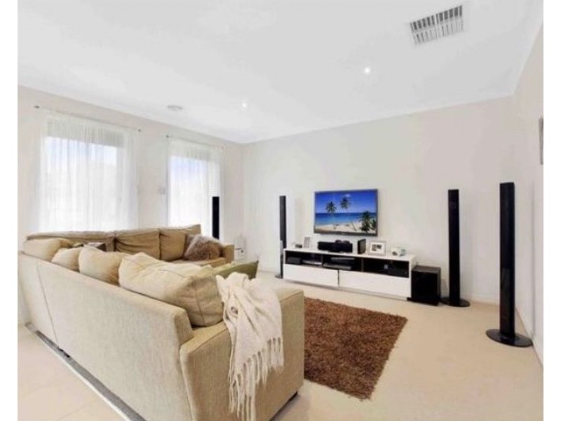 6 Madden Drive, South Morang VIC 3752