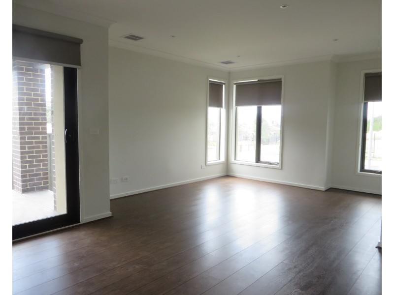10 Weerona Parkway, Wollert VIC 3750