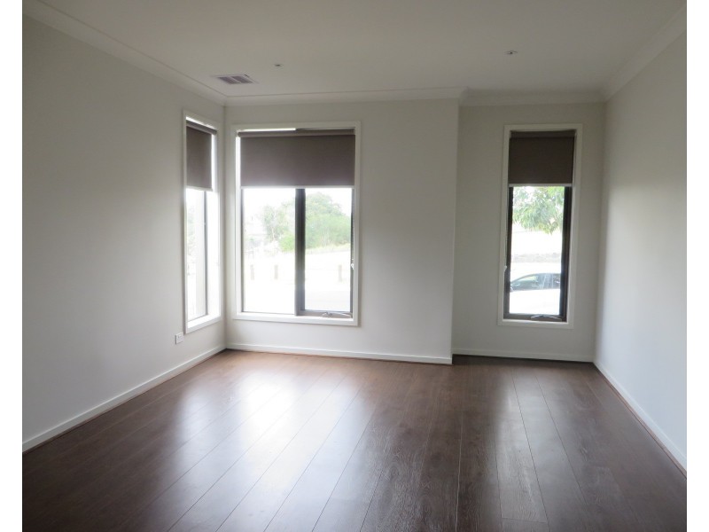 10 Weerona Parkway, Wollert VIC 3750