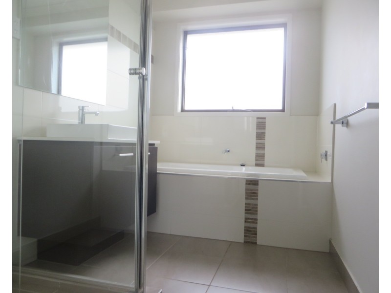 10 Weerona Parkway, Wollert VIC 3750