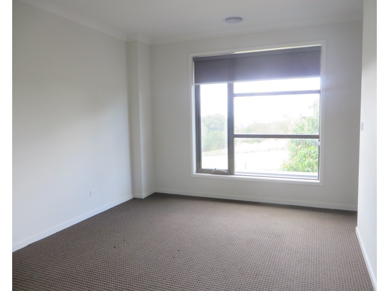 10 Weerona Parkway, Wollert VIC 3750