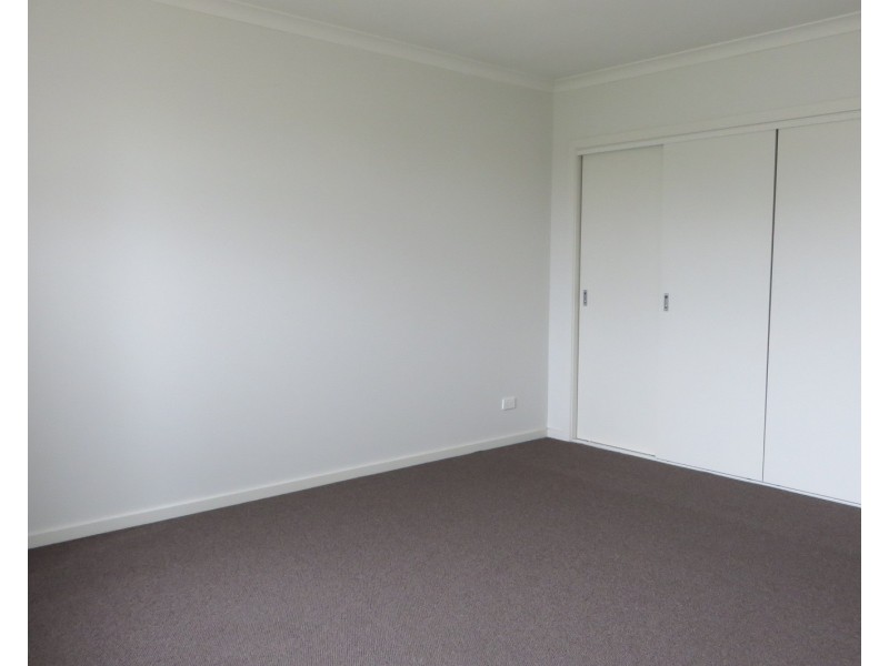 2/84 Maude Avenue, Glenroy VIC 3046