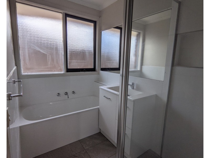60 Meadow Glen Drive, Epping VIC 3076