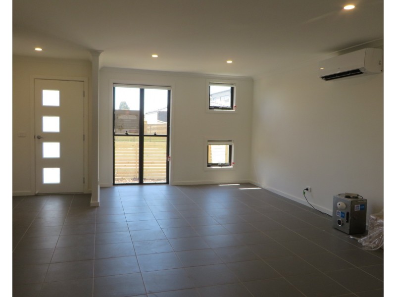 46 Oscar Circuit, Roxburgh Park VIC 3064