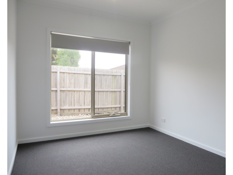 2/113 Centenary Drive, Mill Park VIC 3082