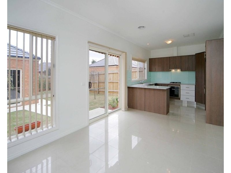 11 Elysee Avenue, South Morang VIC 3752