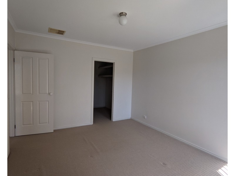 11 Elysee Avenue, South Morang VIC 3752