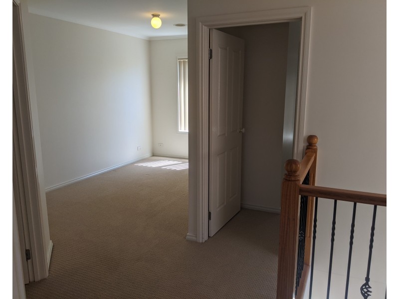 11 Elysee Avenue, South Morang VIC 3752