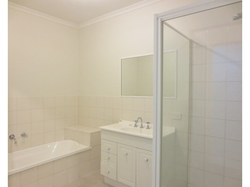 34 Nirvana Drive, South Morang VIC 3752