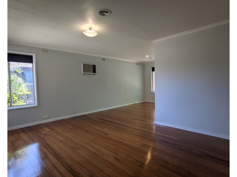 22 Beacon Hills Crescent, Craigieburn VIC 3064