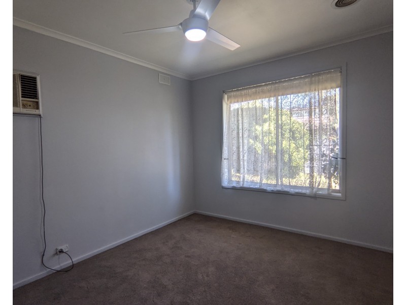 22 Beacon Hills Crescent, Craigieburn VIC 3064