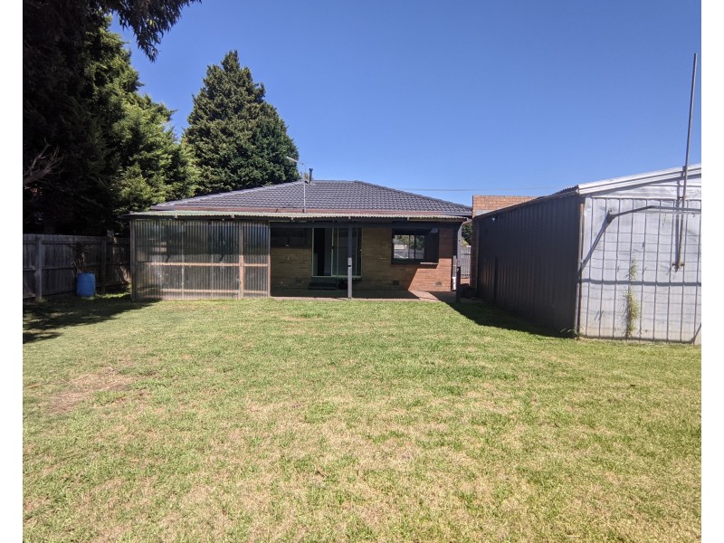 22 Beacon Hills Crescent, Craigieburn VIC 3064