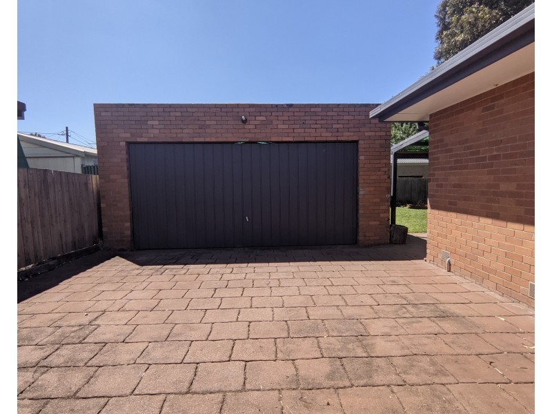 22 Beacon Hills Crescent, Craigieburn VIC 3064