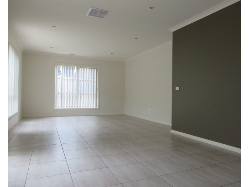 14 Jenolan Way, South Morang VIC 3752