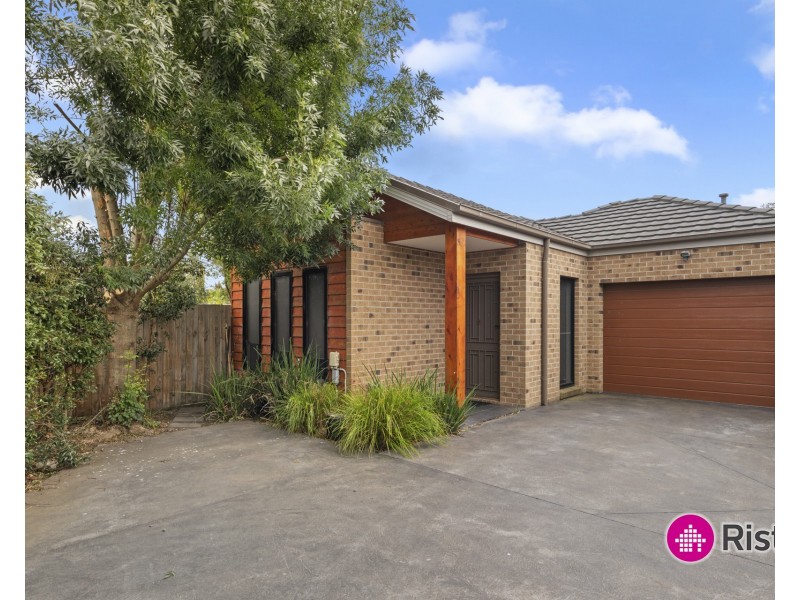 2/5 Windeatt Close, Mill Park VIC 3082