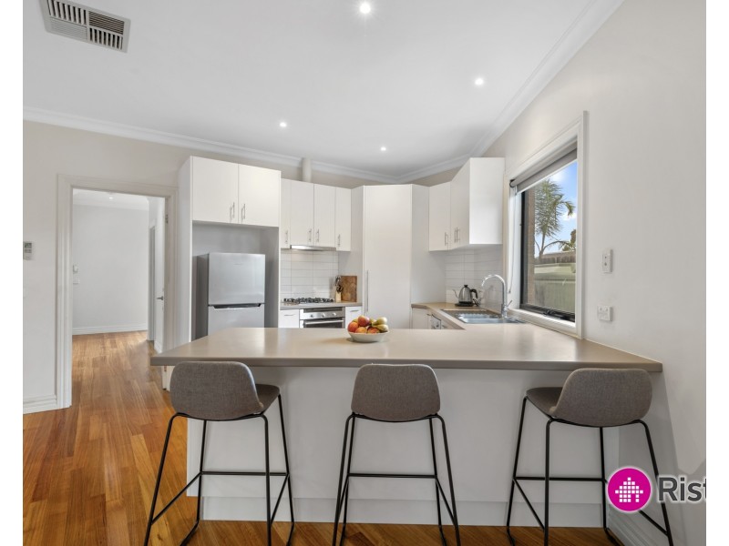 2/5 Windeatt Close, Mill Park VIC 3082