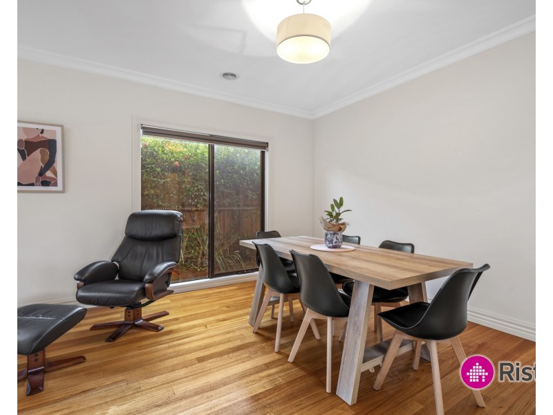 2/5 Windeatt Close, Mill Park VIC 3082