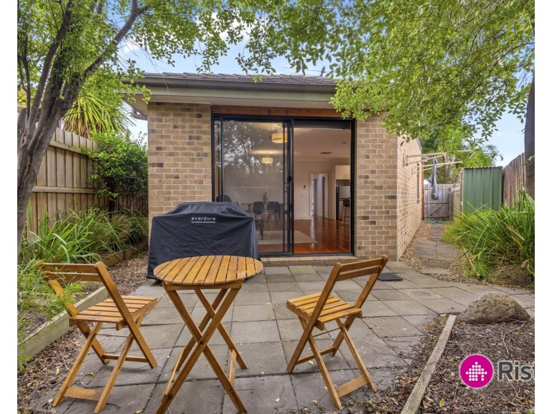 2/5 Windeatt Close, Mill Park VIC 3082