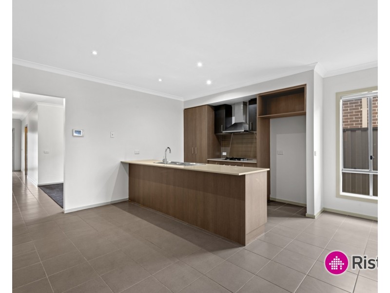 27 Barmah Drive, South Morang VIC 3752