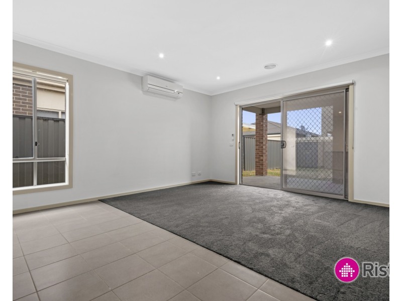 27 Barmah Drive, South Morang VIC 3752
