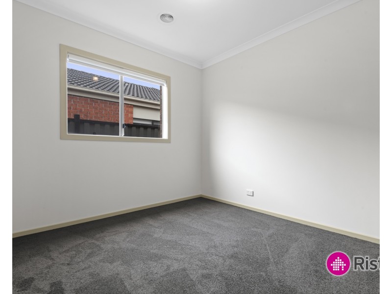27 Barmah Drive, South Morang VIC 3752