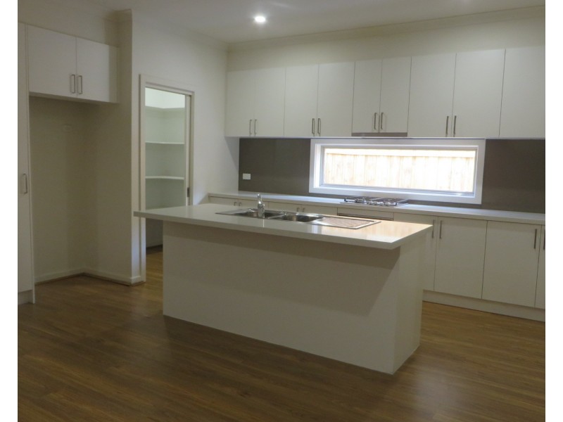29 Kinkora Crescent, South Morang VIC 3752