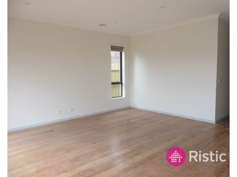 11 Witchazel Drive, South Morang VIC 3752