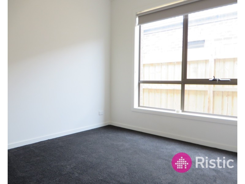 11 Witchazel Drive, South Morang VIC 3752