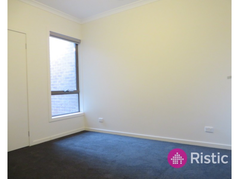 11 Witchazel Drive, South Morang VIC 3752