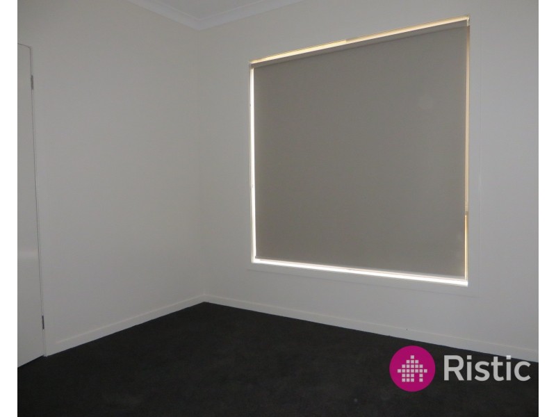 11 Witchazel Drive, South Morang VIC 3752