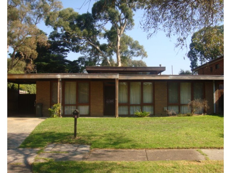 8 Mosstrooper Court, Mill Park VIC 3082