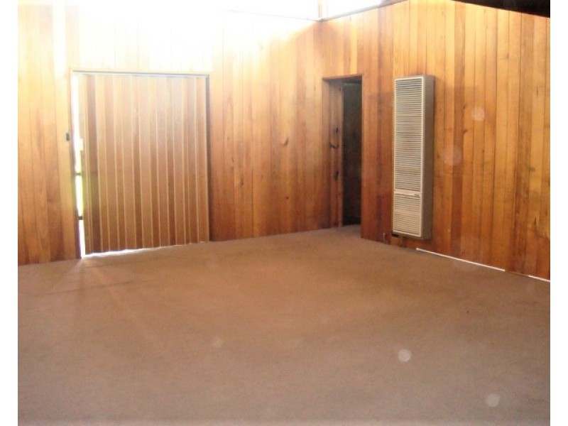 8 Mosstrooper Court, Mill Park VIC 3082