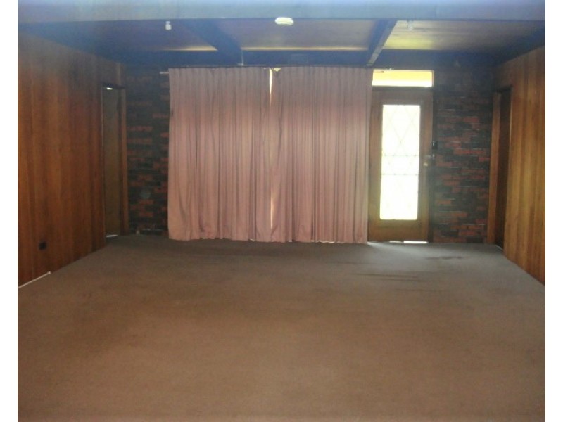 8 Mosstrooper Court, Mill Park VIC 3082