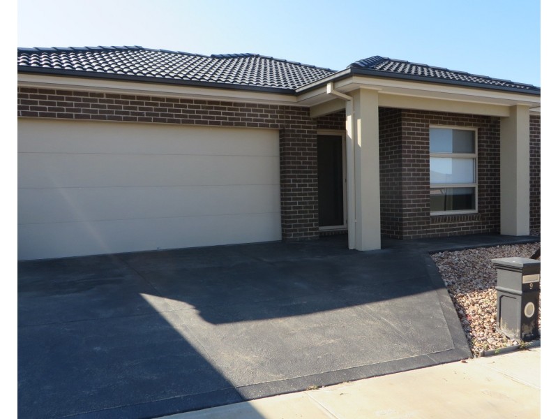 9 Ramicorn Way, Mernda VIC 3754