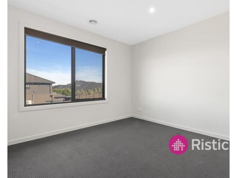 5/13 Blainey Cresent, Epping VIC 3076