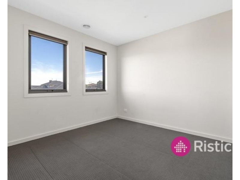5/13 Blainey Cresent, Epping VIC 3076