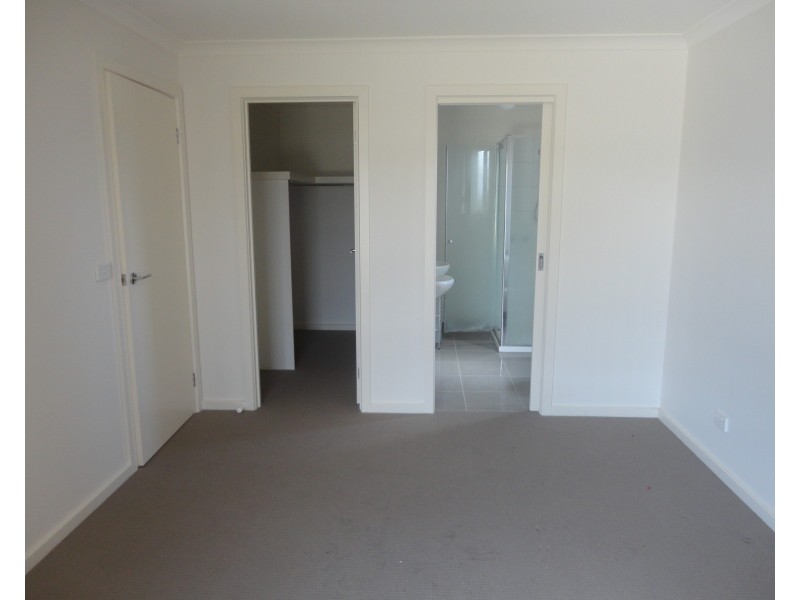 125 Grange Drive, South Morang VIC 3752