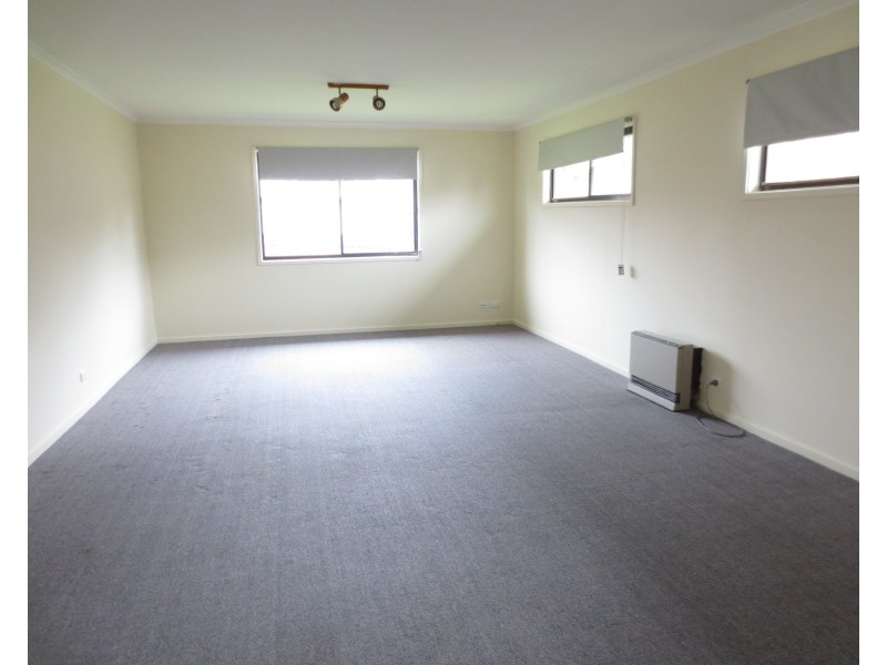 76 Memorial Avenue, Epping VIC 3076