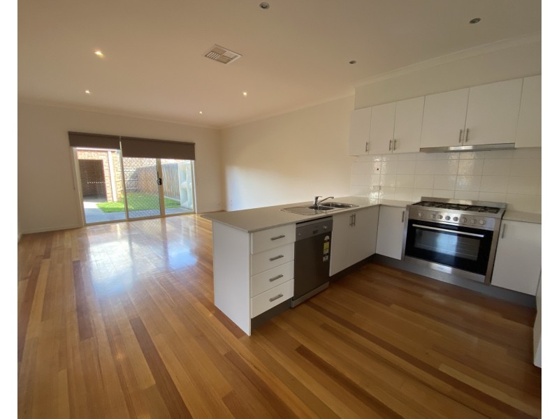 282 The Lakes Boulevard, South Morang VIC 3752