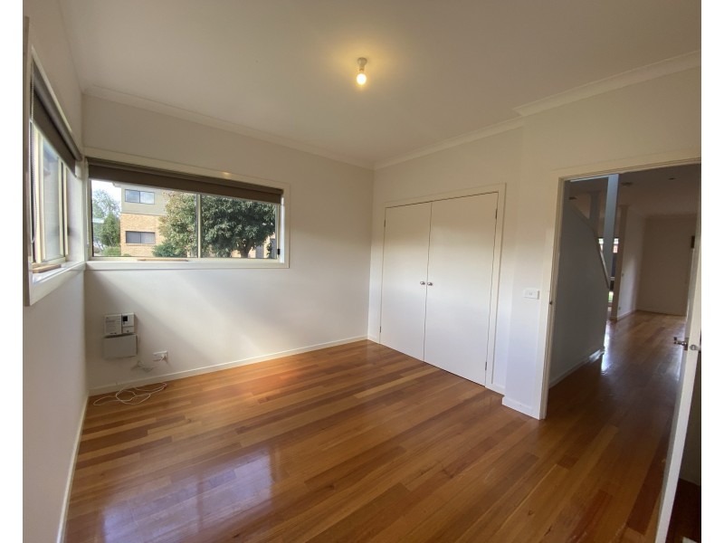 282 The Lakes Boulevard, South Morang VIC 3752
