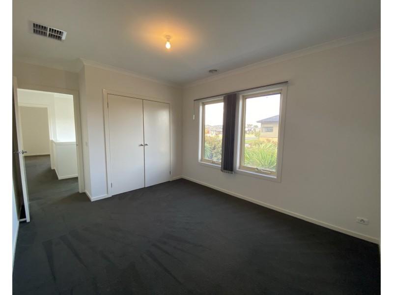 282 The Lakes Boulevard, South Morang VIC 3752