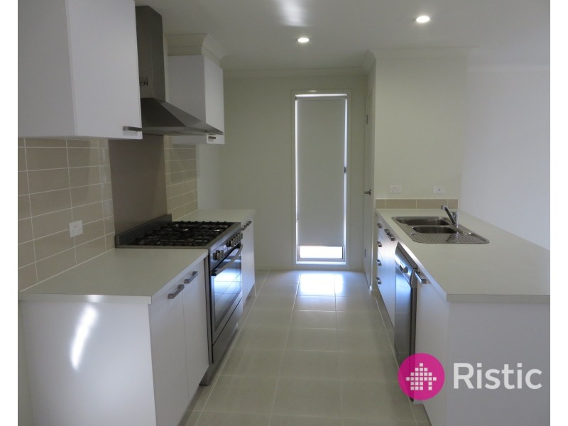 9 Vanin Street, Wollert VIC 3750