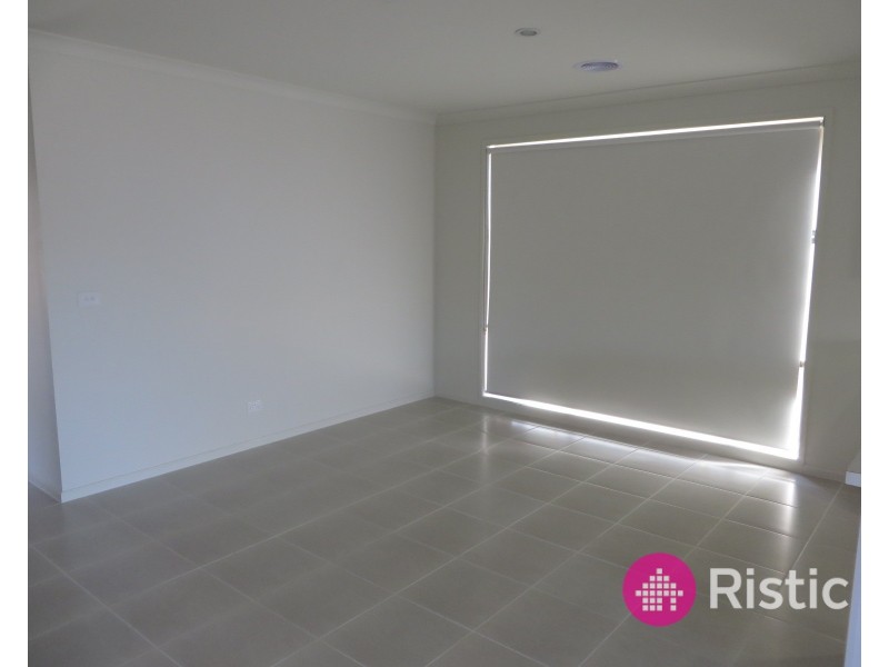 9 Vanin Street, Wollert VIC 3750