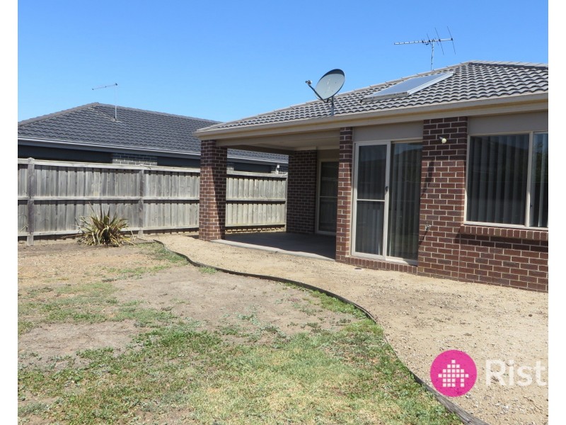 8 Marlin Crescent, Point Cook VIC 3030