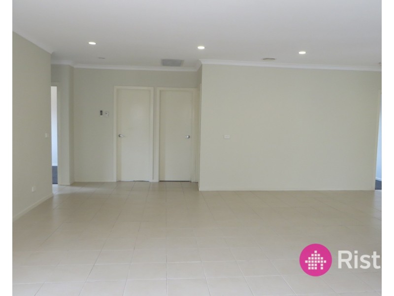 19 Cassinias Grove, Mernda VIC 3754